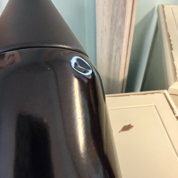 Stanley 34oz Black Stainless Vacuum Bottle 1.0L Minor Dent - Picture 2 of 7